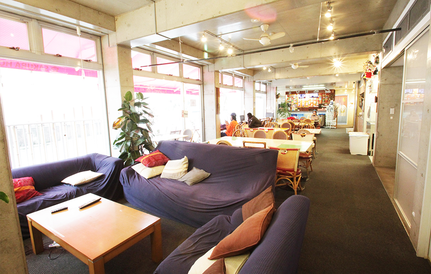 サクラカフェ 浅草 Sakura Cafe Asakusa 世界中の旅人が集うインターナショナルなカフェ サクラカフェ 浅草 Sakura Cafe Asakusa 世界中の旅人が集うインターナショナルなカフェ