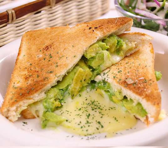 チーズアボカドサンド